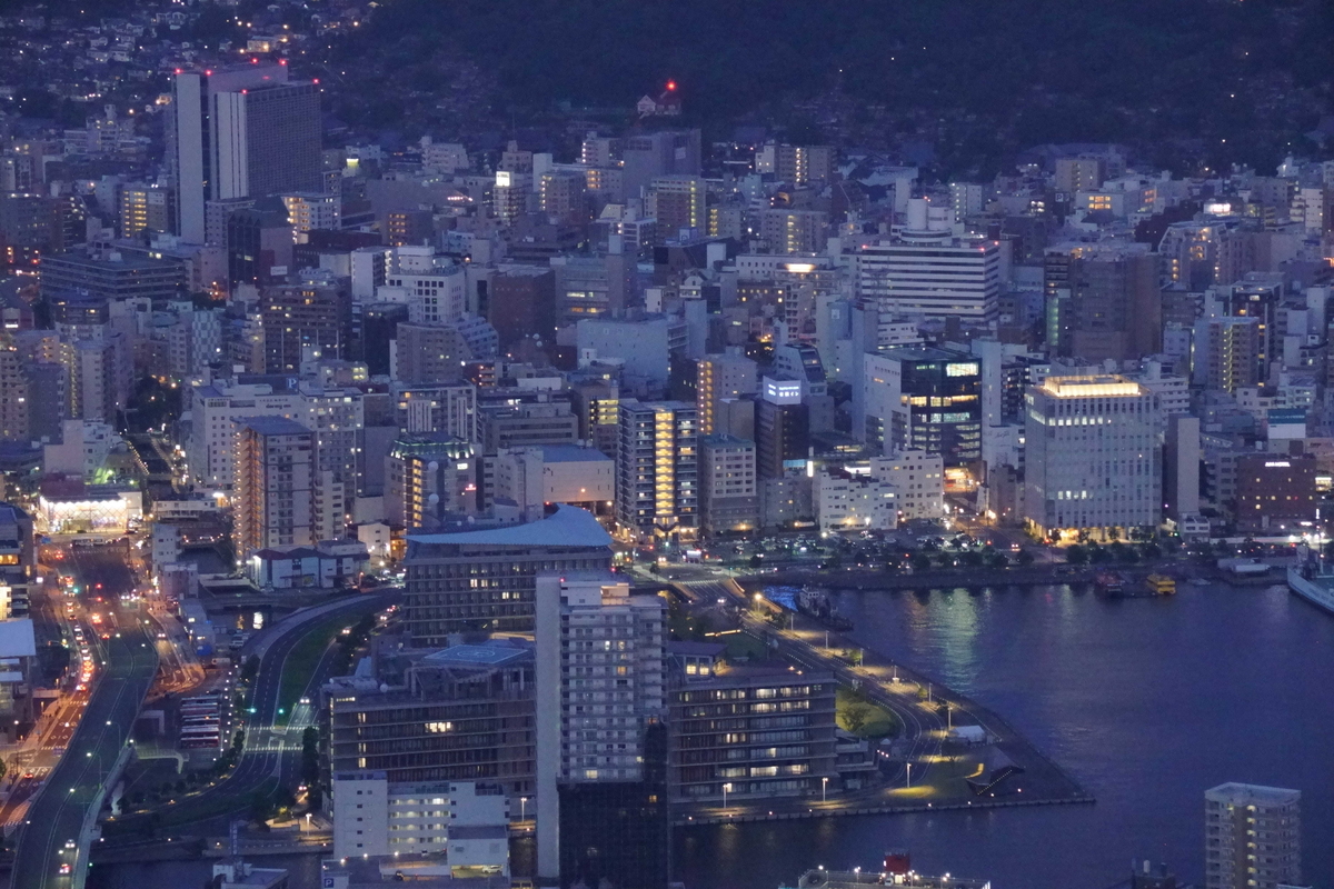 中心街の夜景。