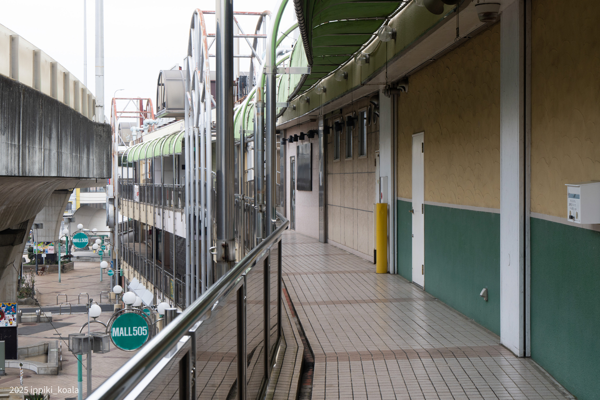 訪問時に3階で開いている店はなかったような