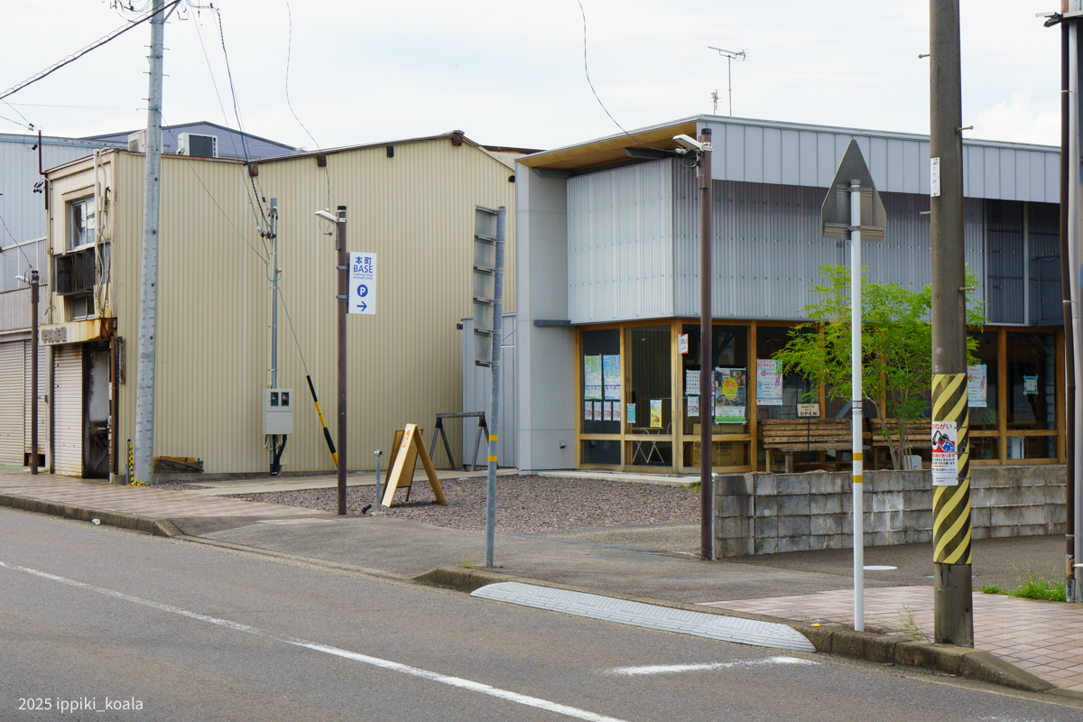 ぐんぴぃが映画内でインタビューを受けた場所も本町通商店街にありました