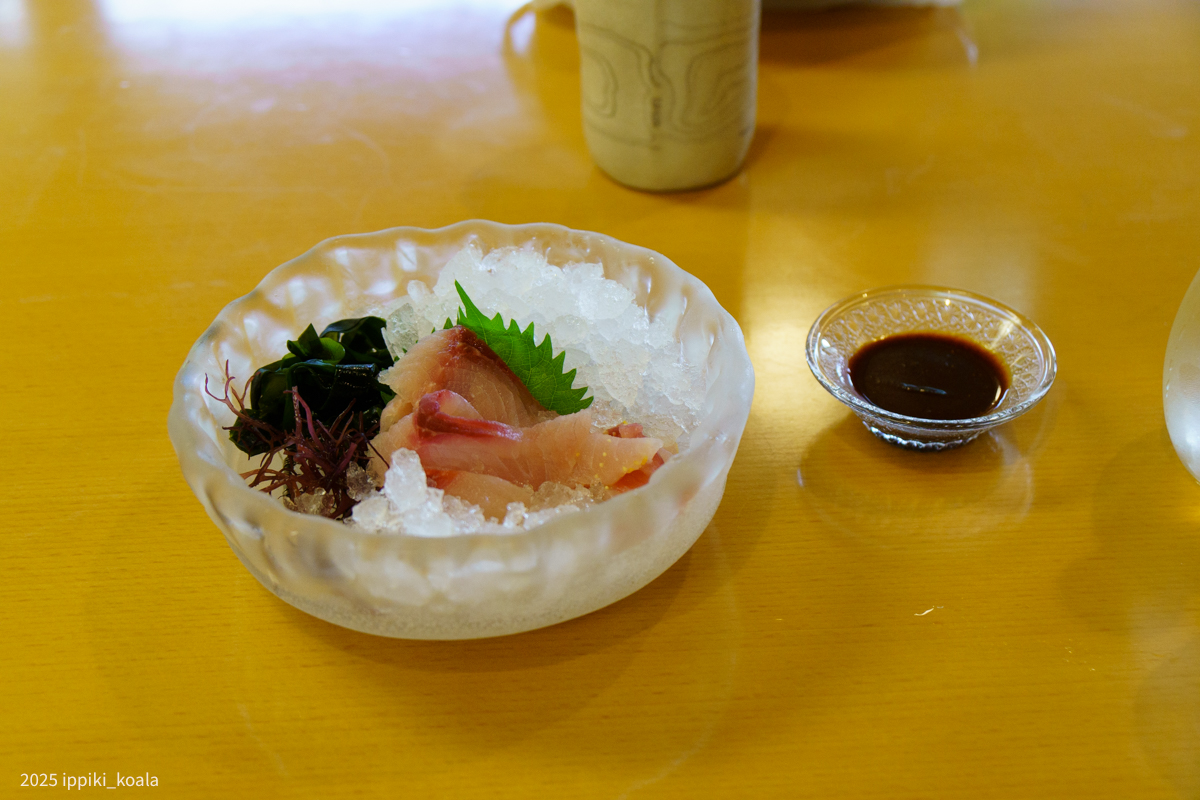 鯉のお刺身。自家製の酢味噌が美味しかった