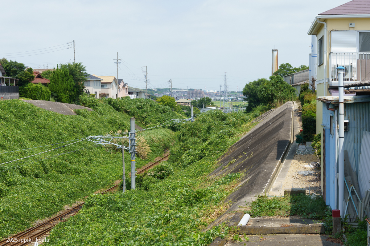 亀崎駅は高台にある