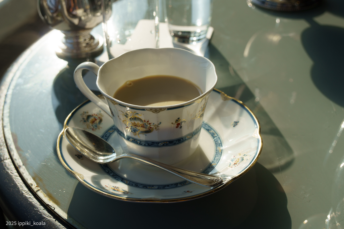 ロイヤルミルクティーはロイヤルでした(香り付けされていた)