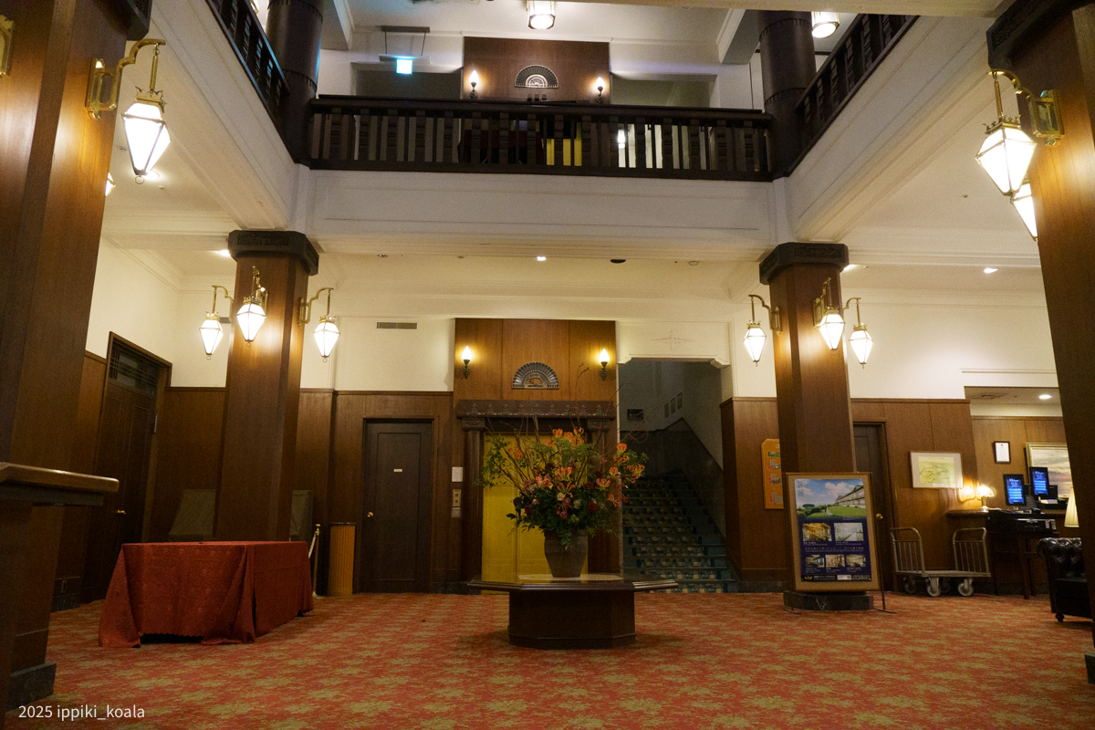 フロントはこんな感じ