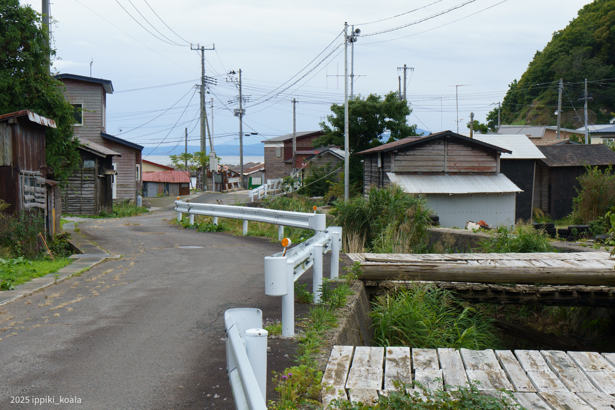 海の方に向かう