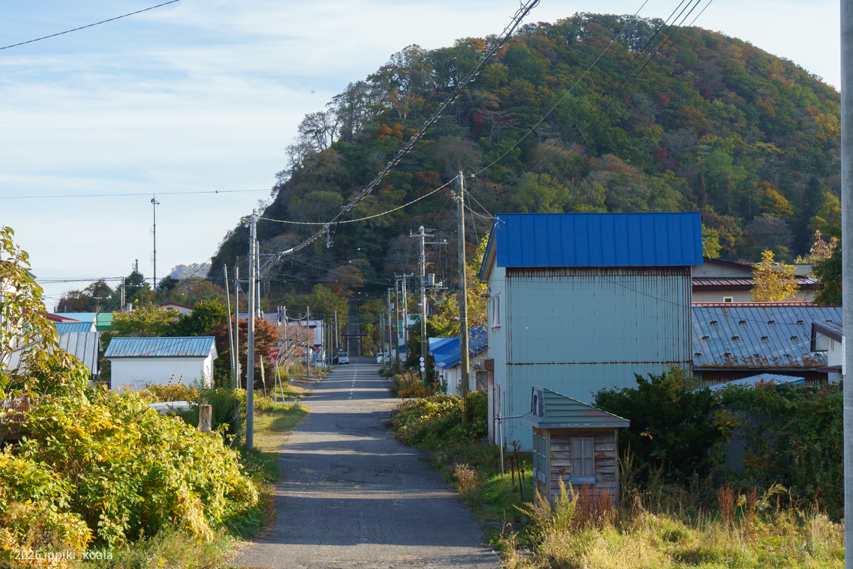 音調津の町に入ります